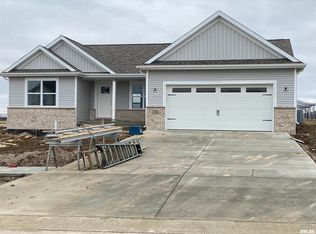 1751 Spartan Dr, Chatham, IL 62629