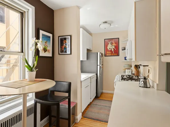 49 West 96th Street 4E image 2 of 7