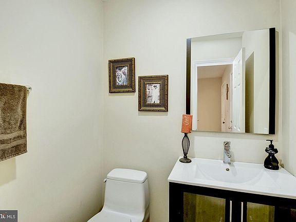 5th image of 5812 Edson Ln