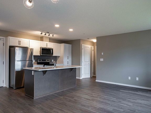 5th image of 394 Windermere Rd NW #210