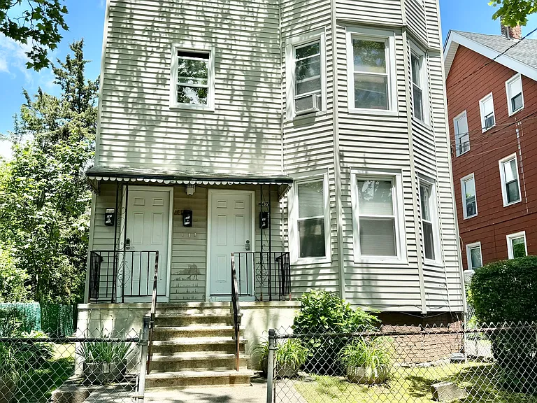 247 W Ivy St #2 — Photo 1