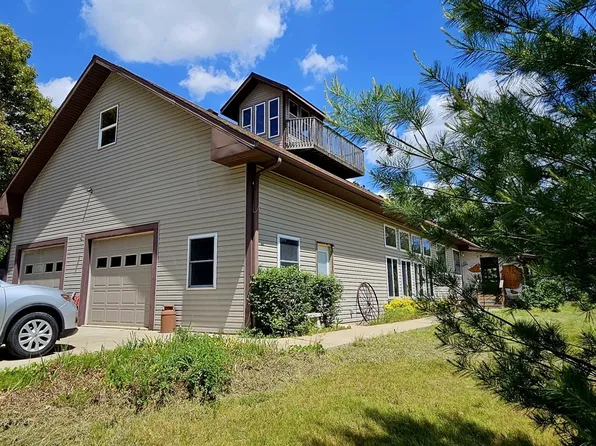 1578 Aurora St, Dixon, IL 61021