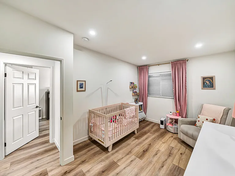 10231 Independence Ave — Photo 14