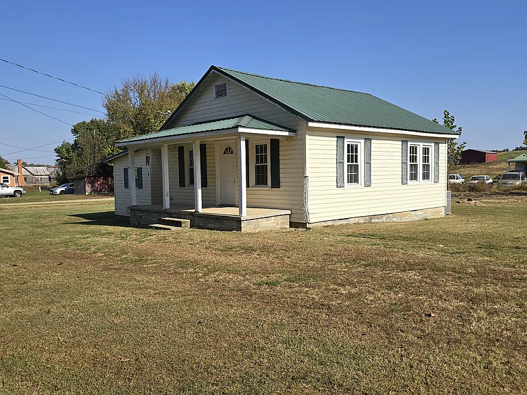 214 Painter Rd — Photo 1