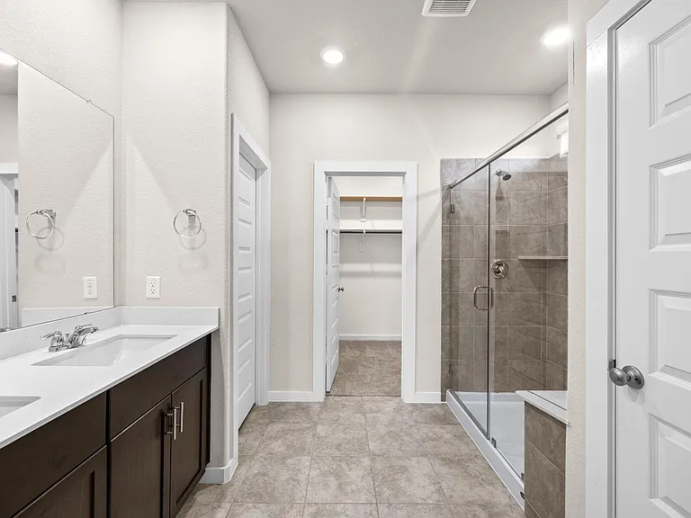5547 Madden Ln — Photo 10