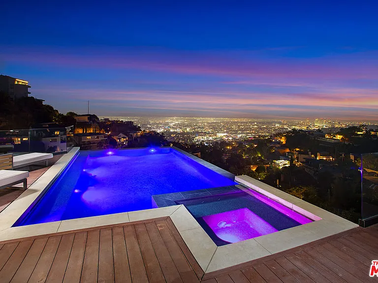 1733 Sunset Plaza Dr — Photo 4