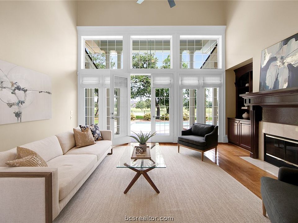 1st image of 1111 Royal Adelade Dr