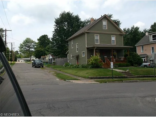 60 Hager St photo 1