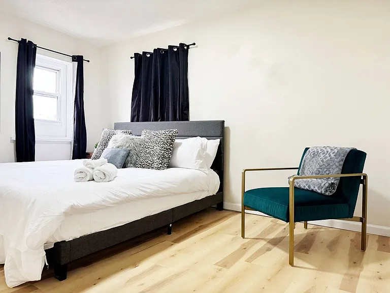810 W Iowa St #D — Photo 15