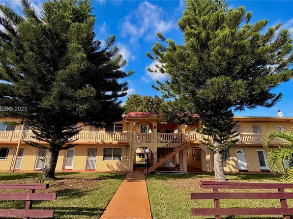 135 NE 202nd Ter #N6, Miami Gardens, FL 33179