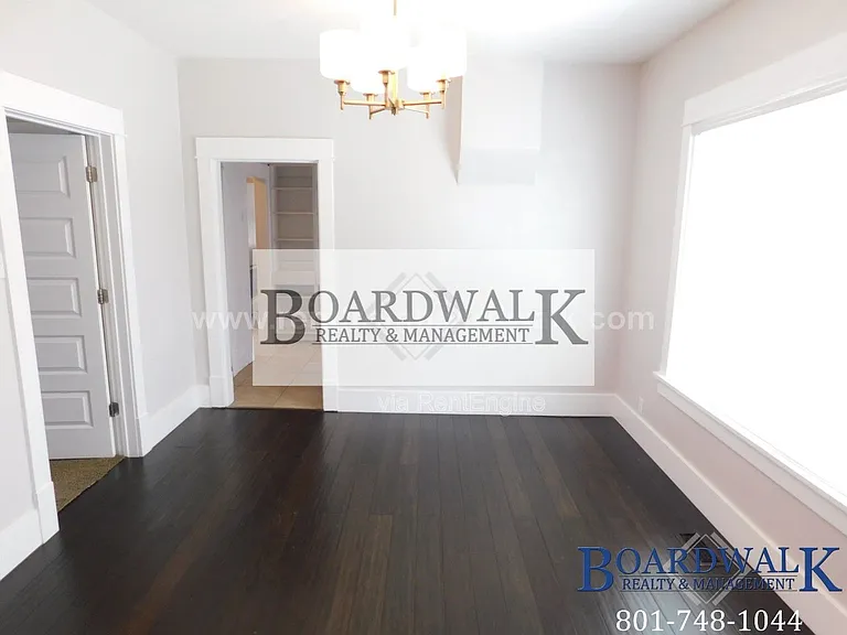 657 E Warnock Ave — Photo 17