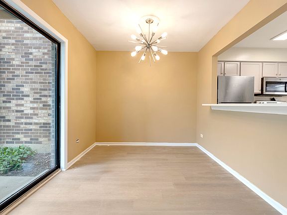 4th image of 219 W Court Of Shorewood APT 1A