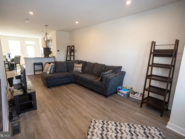 9926 New Pointe Dr — Photo 7