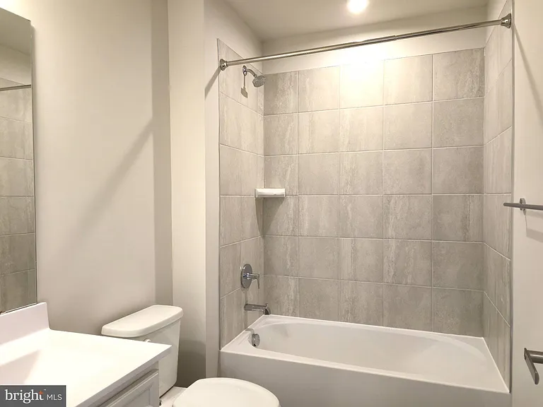 246 E Main St — Photo 18