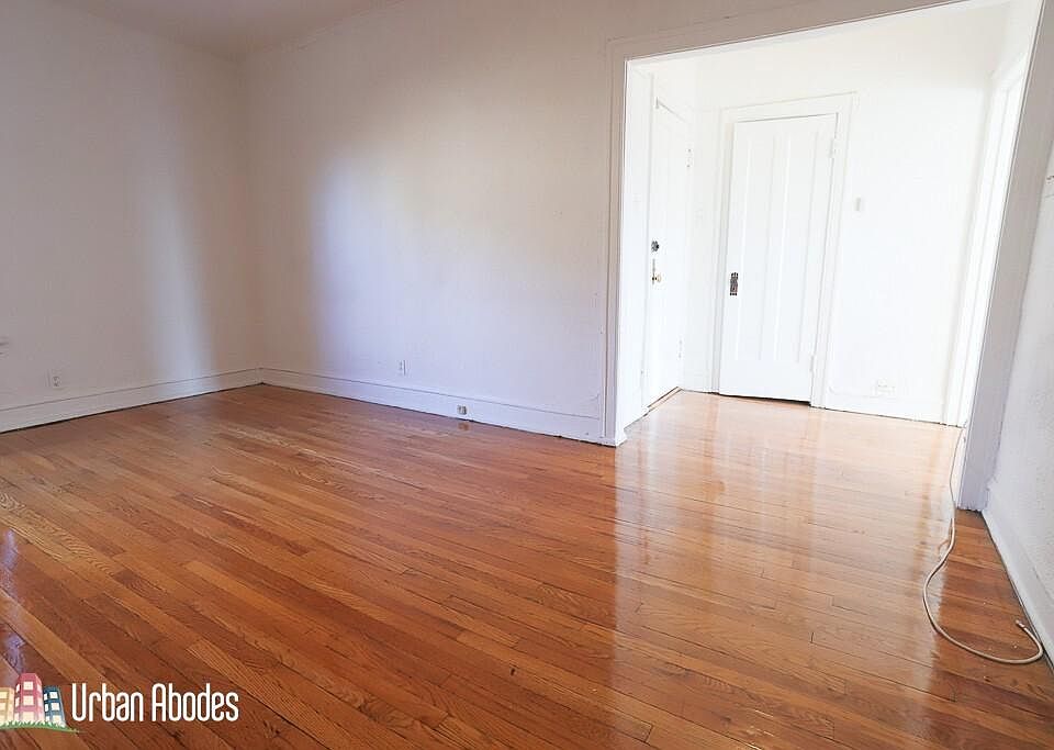 1st image of 637 W Cornelia Ave #3M