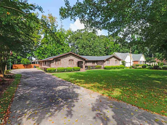 4th image of 111 Carter Woods Dr