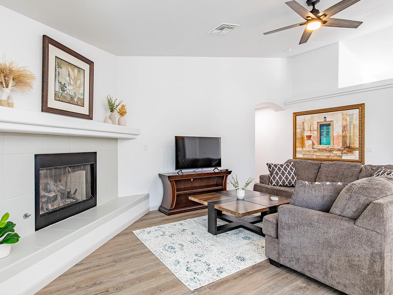 4 bed, 2170 sqft, $3,200 — Photo 2