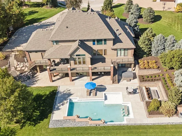 19205 Grande Ave Cir, Elkhorn, NE 68022