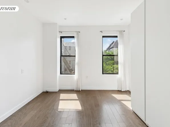 3692 Broadway 43 image 3 of 4