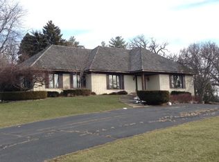 11 Kimberley Cir, Oak Brook, IL 60523