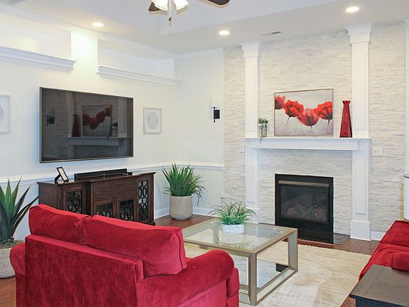 5th image of 7 Rockbrook Dr
