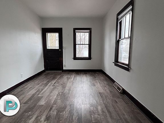 4th image of 612 6th Ct SE