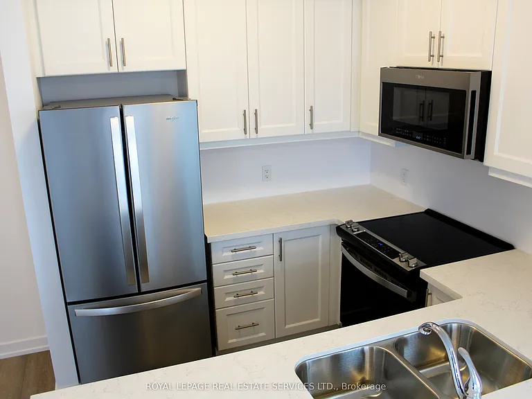 460 Dundas St E #1102 — Photo 16