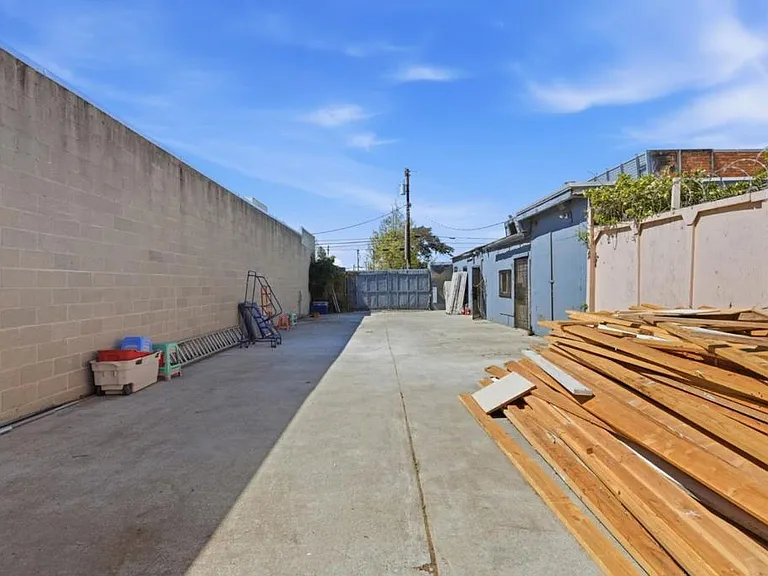 1000 Chanslor Ave — Photo 39