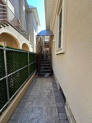 Rented by Reavis | media 12