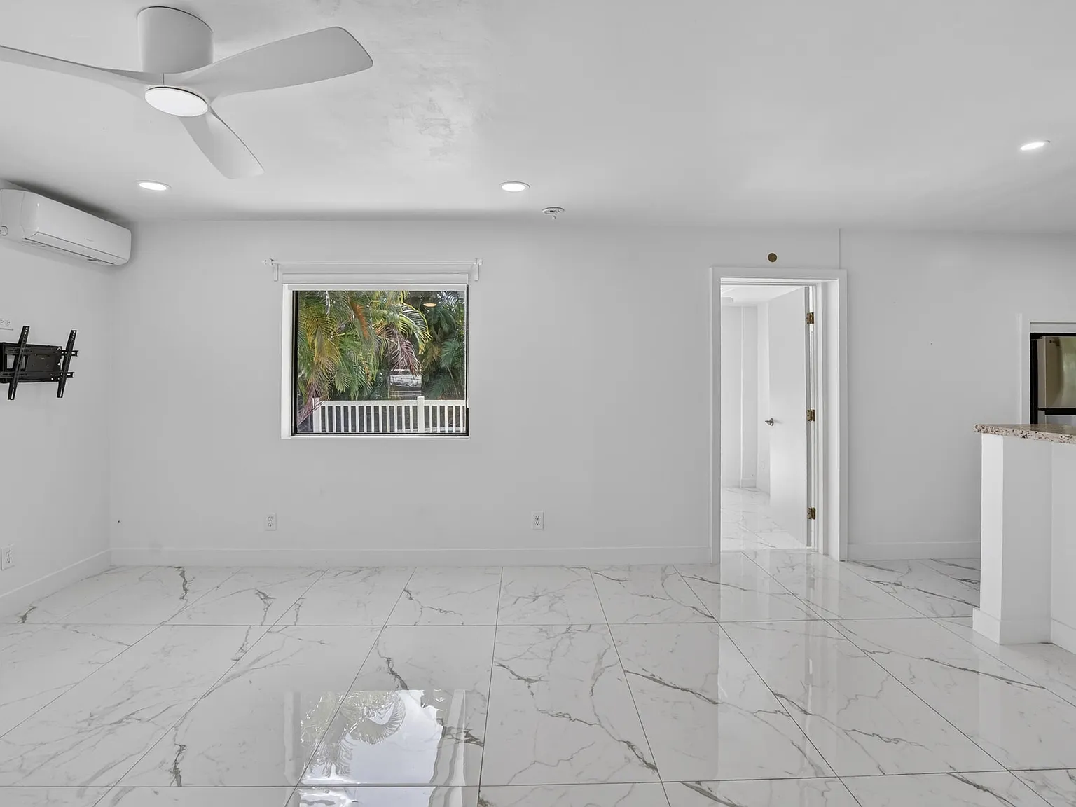 2 bed, 2.0 bath, 1325 sqft, $2,800 — Photo 4