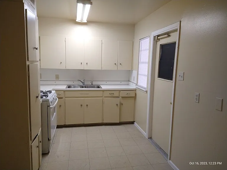 359 Waxwood Ln — Photo 19
