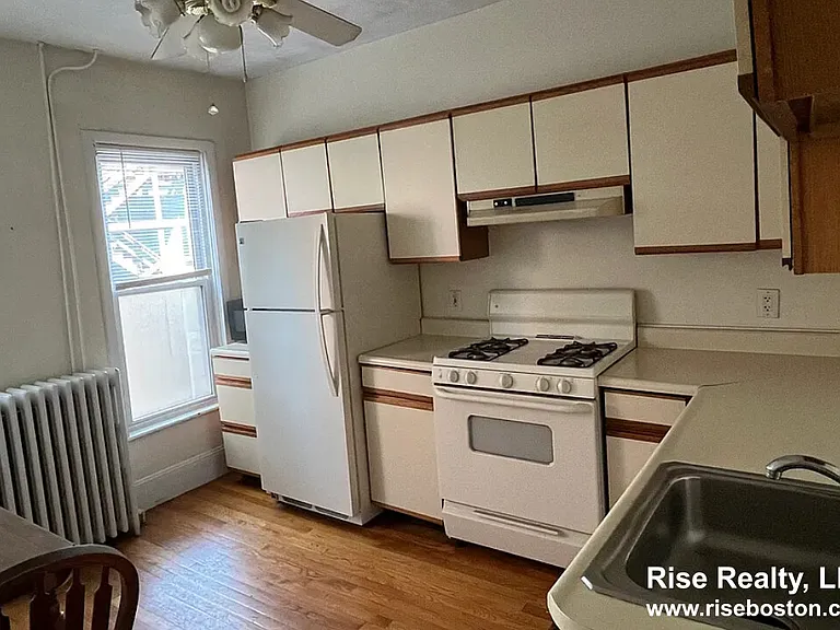 35A Harvard St #1 — Photo 2