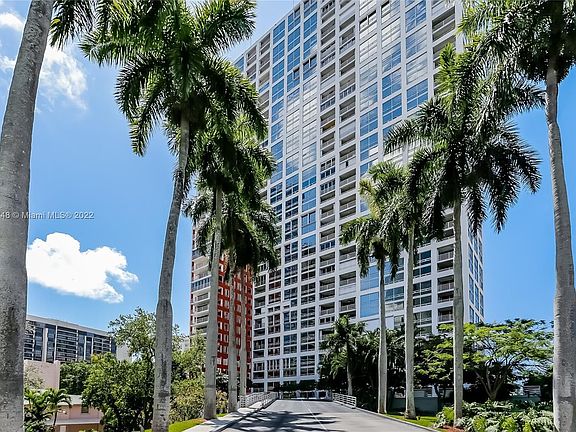 5th image of 1541 Brickell Ave #C-1007