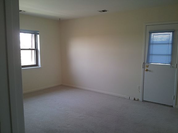 5th image of 136 Albany Blvd APT 15C