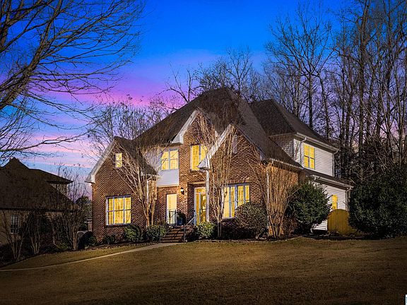3rd image of 204 Essex Dr