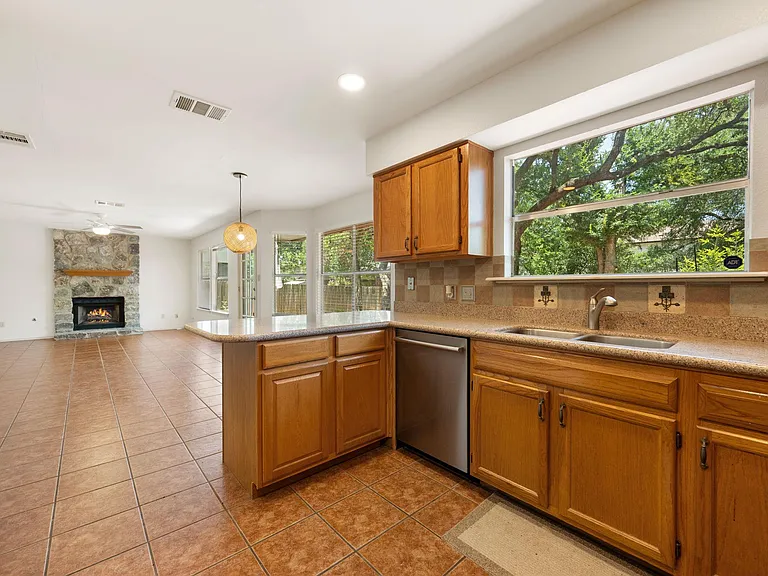 1901 Lobelia Dr — Photo 16