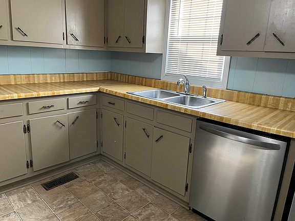 2nd image of 869 E Poplar Ave
