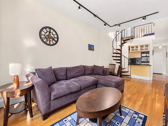 3rd image of 2 W 90th St #Penthouse D