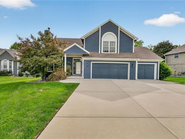 2017 SW Post Oak Rd, Lees Summit, MO 64082