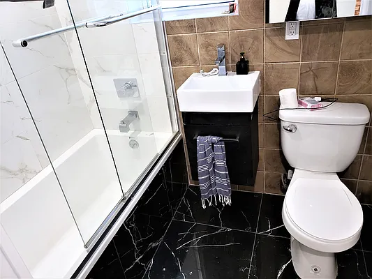 Rented by The Hamilton Group | media 14