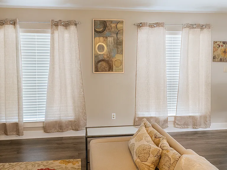 1302 Danbury Sq #A — Photo 20