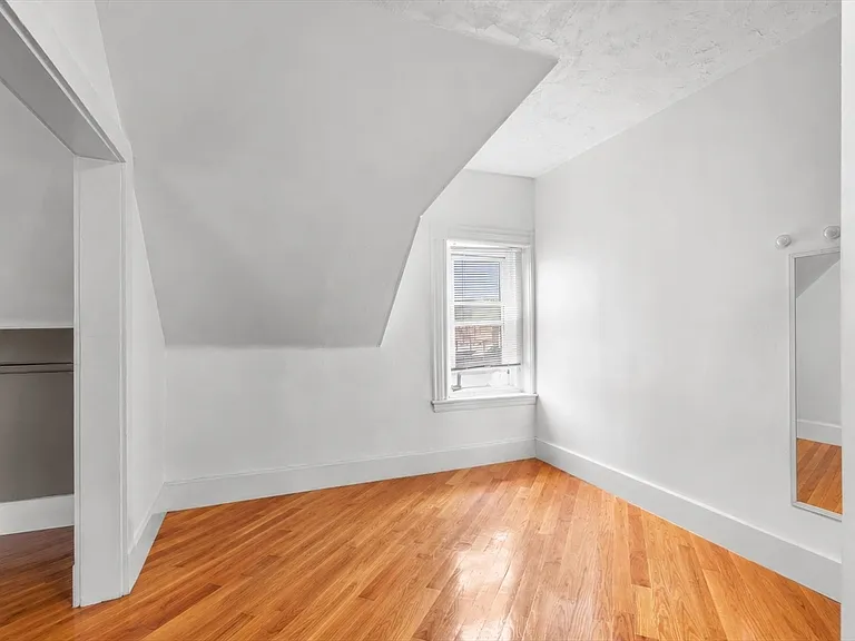 50 Hereford St #4 — Photo 4