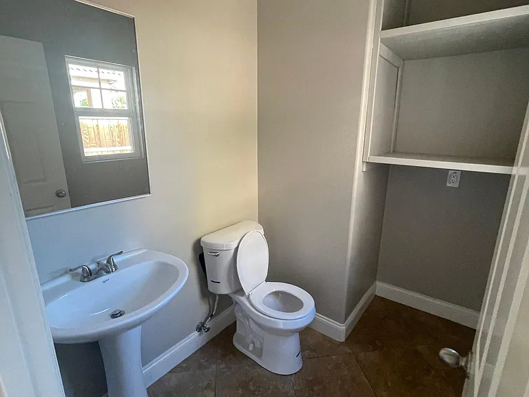 1251 Castledale St — Photo 6