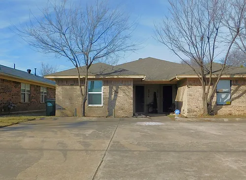2214 Bernard St #2214 Photo 1