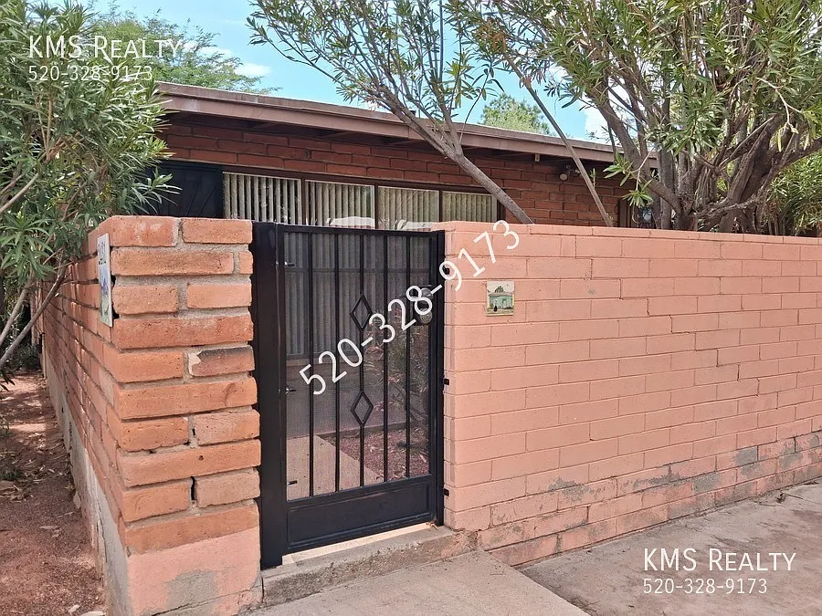 2 Bedroom 1 Bath-Near U Of A Owner/Agent — Photo 1