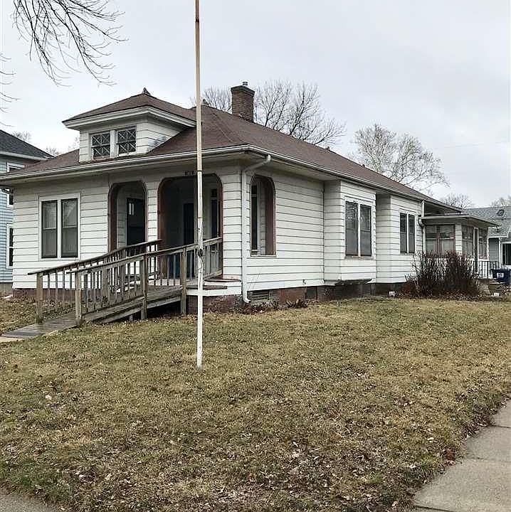 2nd image of 548 E 5th St