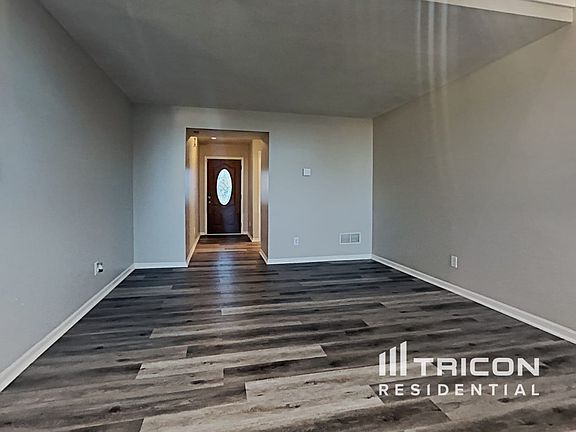 3rd image of 3254 Blue Ash Ln