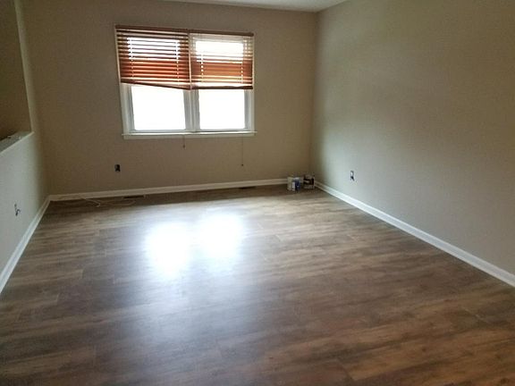 5th image of 166 Morris Ct