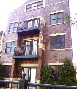 3715 W Giddings St APT 2S, Chicago, IL, 60625