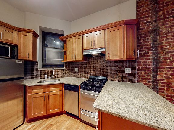 4th image of 320 E 93rd St APT 1D